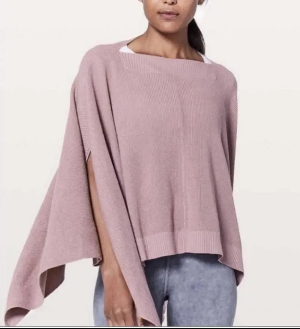 Lululemon Forward Flow Cape in Vintage Mauve One Size